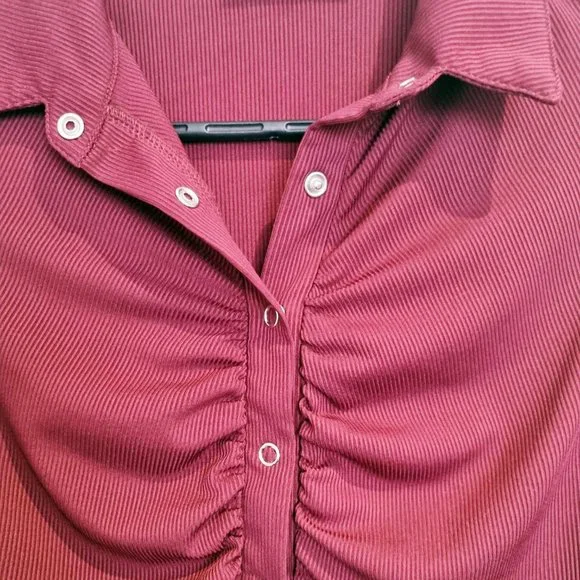 SHEIN Burgundy Crop Top - Picture 3 of 3